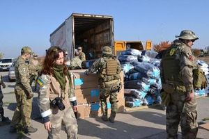 Дружина Президента України відвідала зону АТО та привезла для дітей та військових гуманітарний вантаж