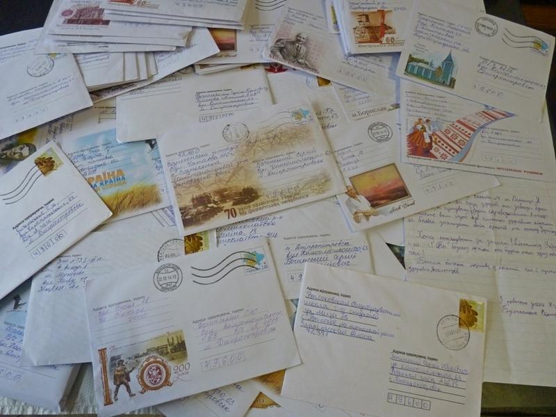 Поранені розвідники, які проходять лікування у військових госпіталях, щиро дякують дітям за листи, малюнки та підтримку