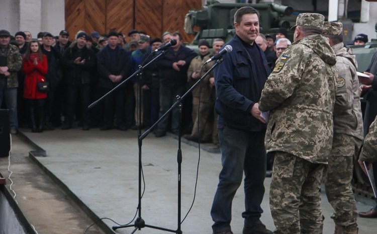Warriors of the 54th separate reconnaissance battalion visit Zhytomyr armor plant