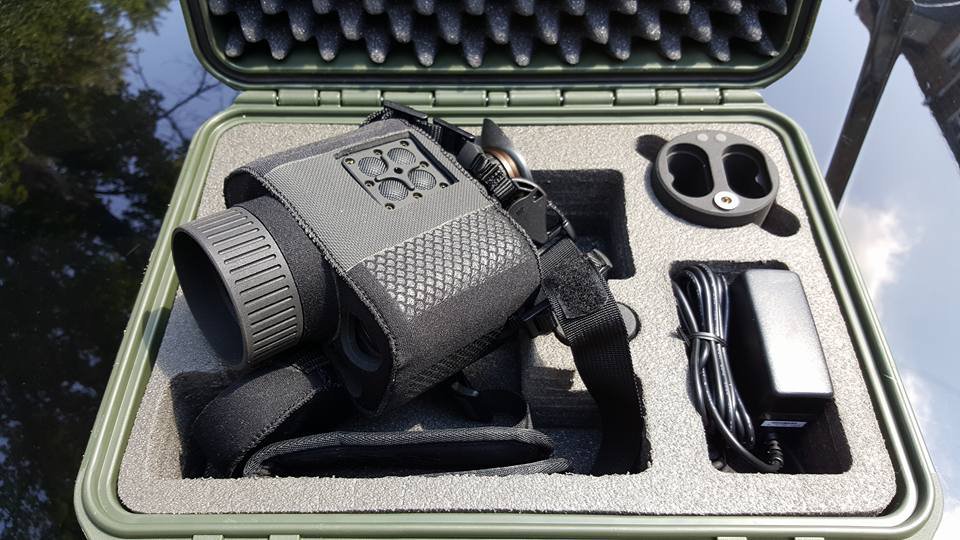 Lviv volunteers present a thermal imager to reconnaissance men