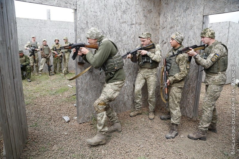 Training of Cadets-Reconnaissance Men Is Supervised by the Best Foreign Specialists