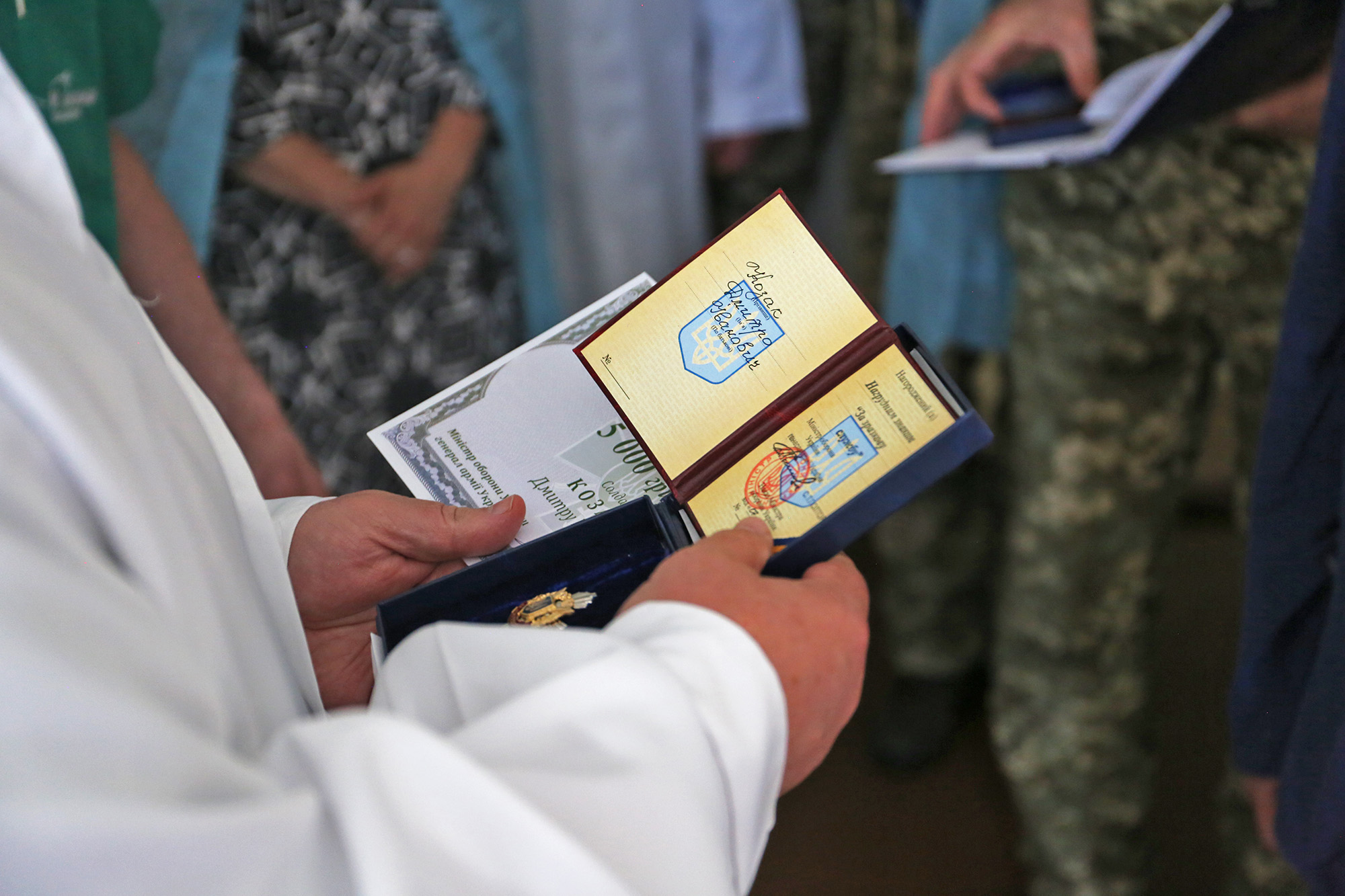 Chief of the Defence Intelligence of Ukraine and Minister of Defence of Ukraine attend wounded warriors in Kharkiv Military Hospital