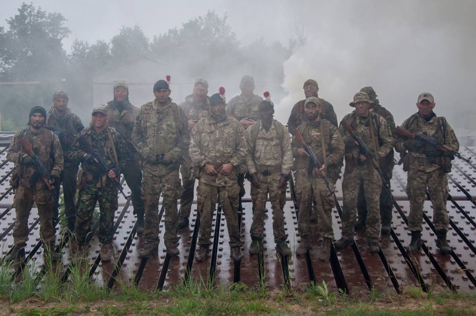 Британські інструктори завершують підготовку чергової групи українських військових розвідників-інструкторів