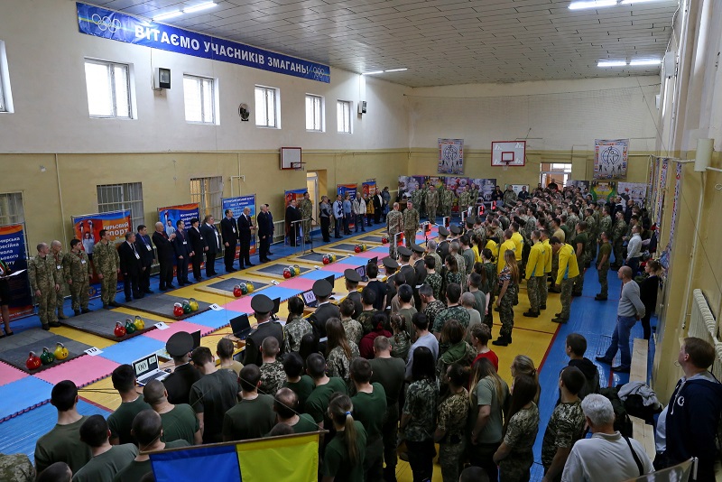На базі Житомирського військового інституту імені Сергія Корольова стартували Всеармійські змагання з гирьового спорту