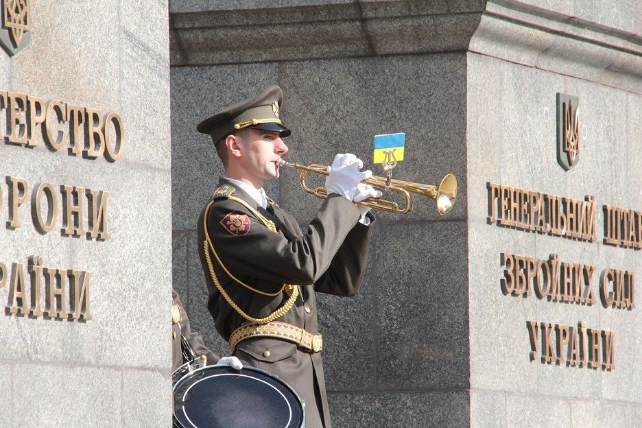 Сьогодні Дзвін Пам’яті на території Міністерства оборони України пролунав 17 разів