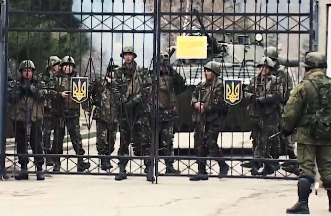 Військове телебачення України презентує документальний фільм “Крим. Оточені зрадою”