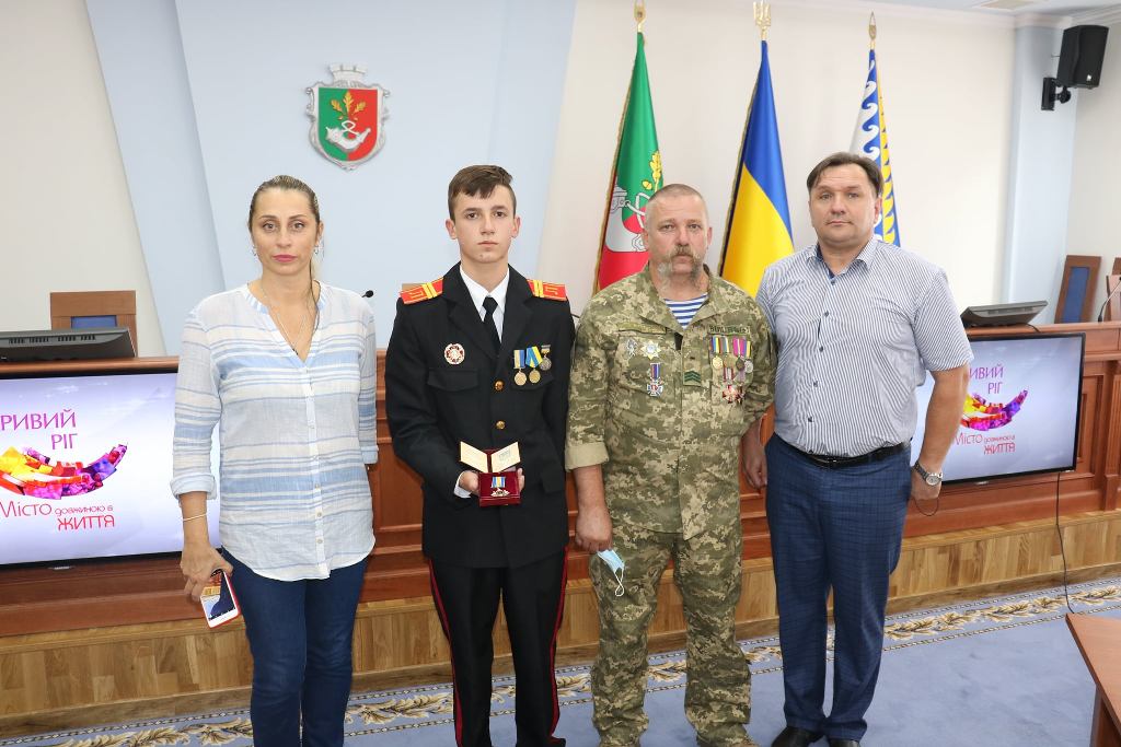Син військового розвідника став наймолодшим в Україні кавалером ордена “За мужність”