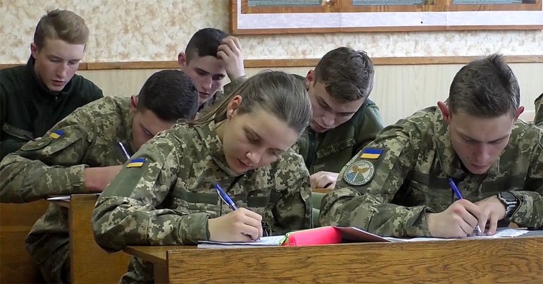 Які освітні пільги передбачені для захисників України та їхніх дітей під час війни